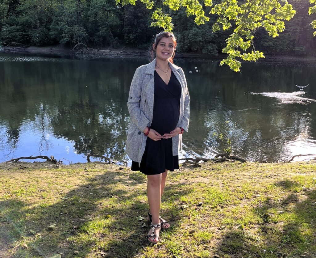 The 2ⁿᵈ Trimester: Bump, Cravings & Big Reveal